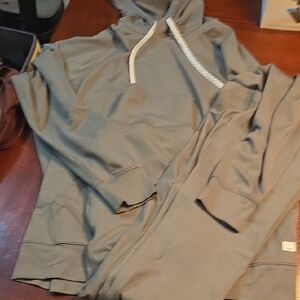 Vuori Halo Matching Set !